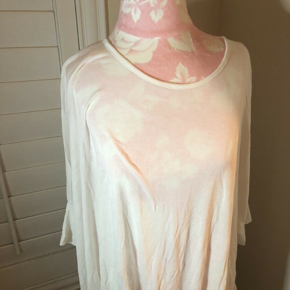 Mossimo White T shirt